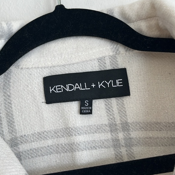 KENDALL + KYLIE Women's Cream and Grey Shacket Sz Sm 
Used - Excellent like new - Picture 2 of 4